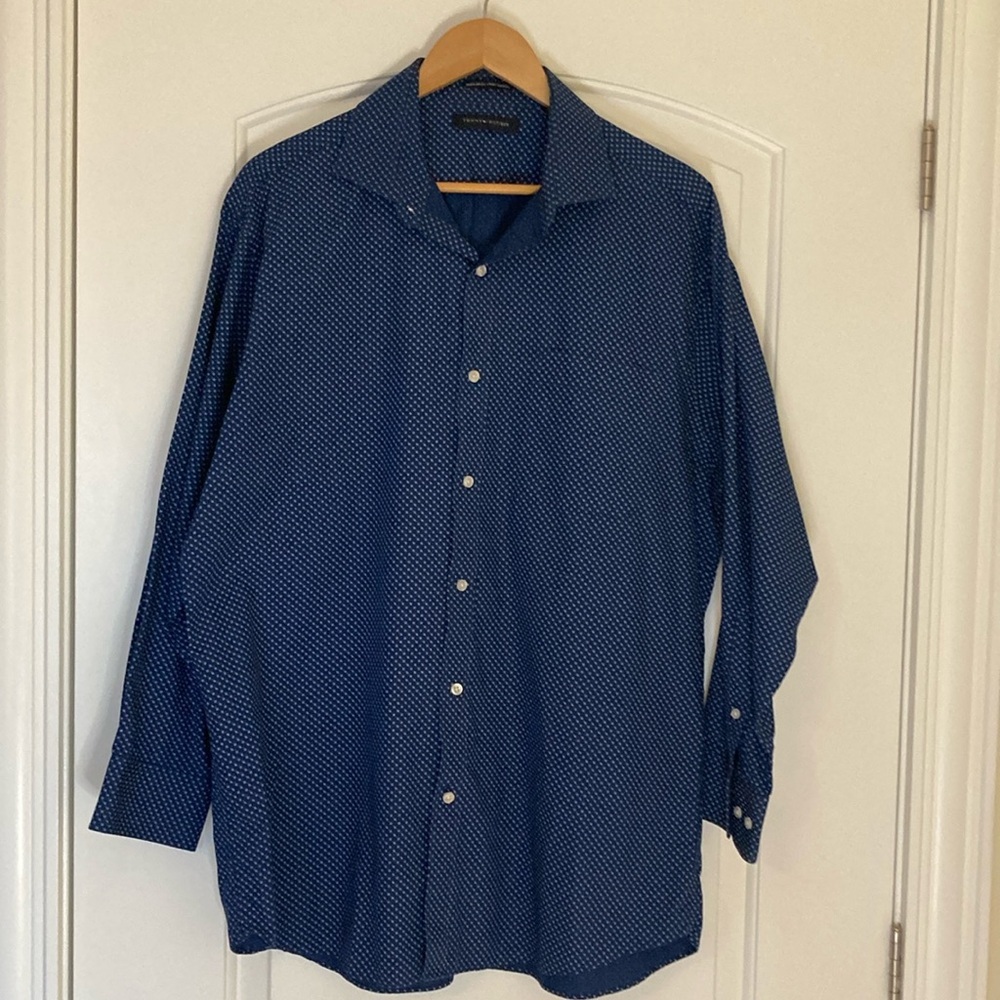 Tommy Hilfiger Men's button down long sleeved Navy White Shirt Size XL